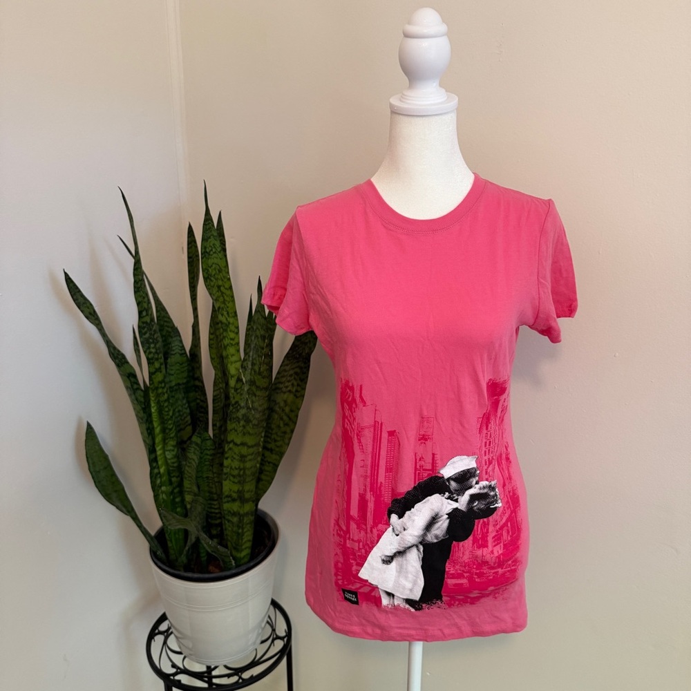 Vibrant Pink Iconic NYC Photo Graphic Tee, Slim Fit
